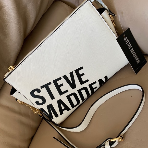 Steve Madden Handbags - Steve Madden BLEXI logo crossbody bag white chain